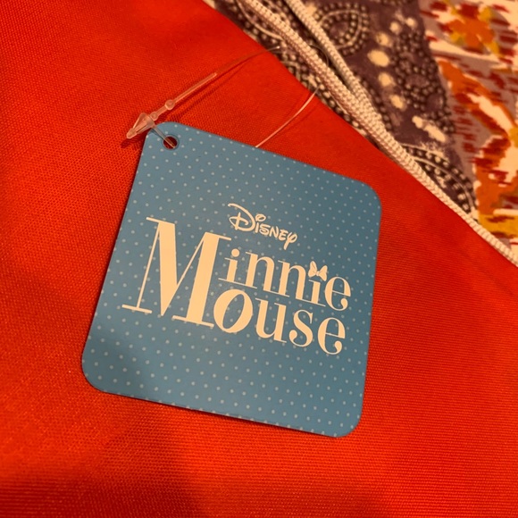 Disney’s Minnie Mouse Drawstring Backpack - Picture 3 of 4